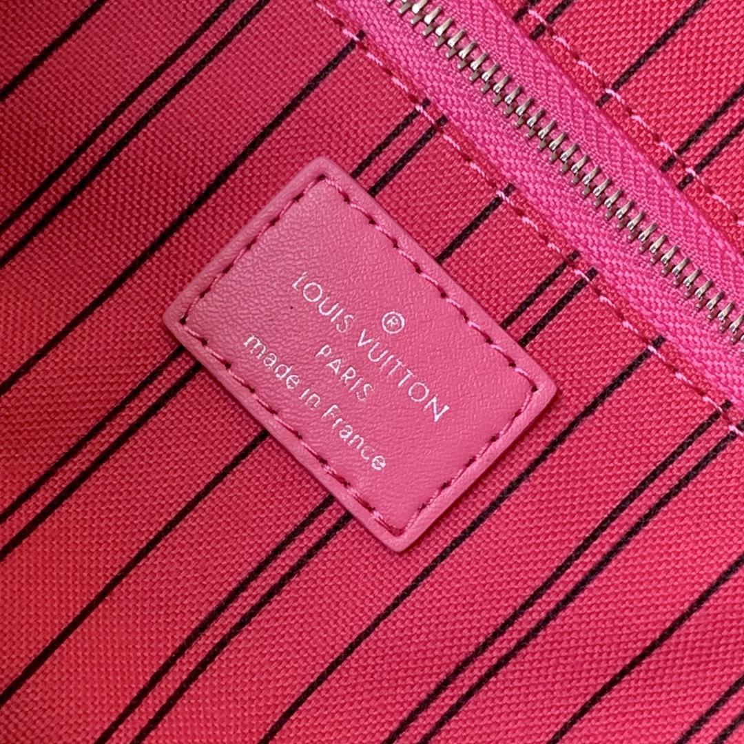 Louis Vuitton Dopp Kit M12641 Plum - Default Title - View 9
