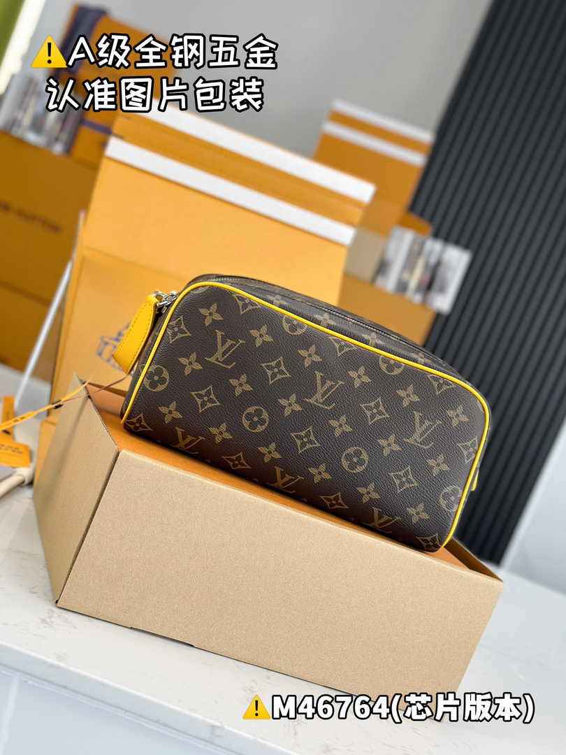 Louis Vuitton Dopp Kit M46764 - Default Title - View 1