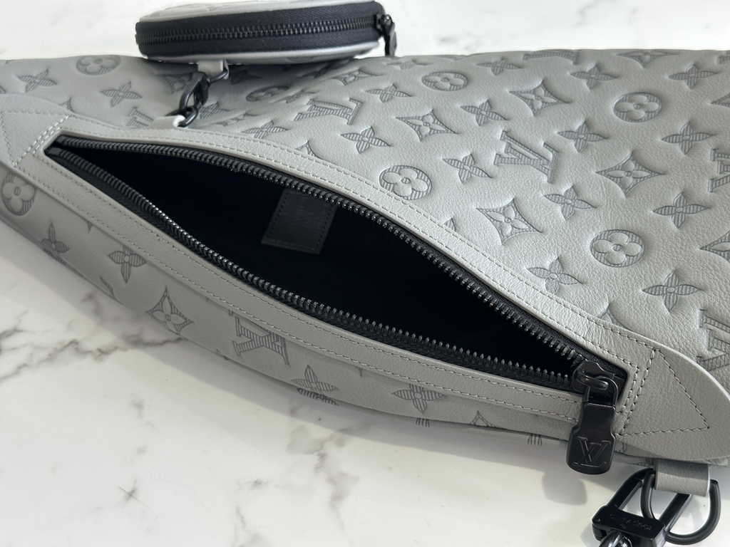 Louis Vuitton Duo Slingbag M21890 Gray Calf leather