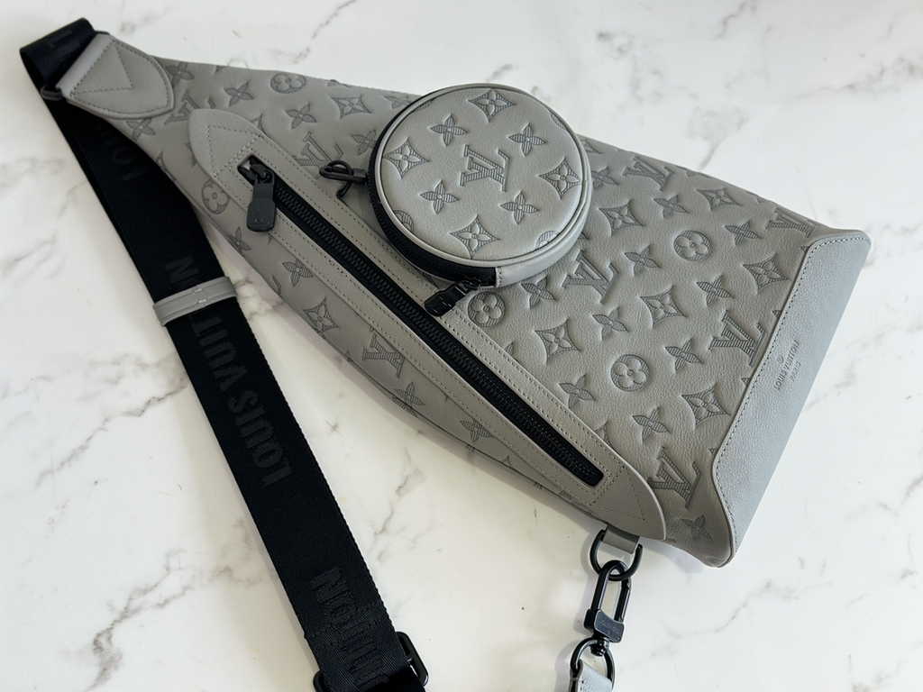 Louis Vuitton Duo Slingbag M21890 Gray Calf leather