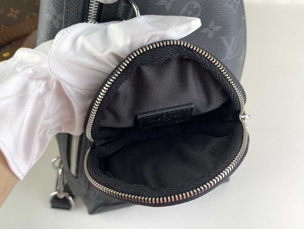 Louis Vuitton Duo Slingbag M30936 Black Monogram