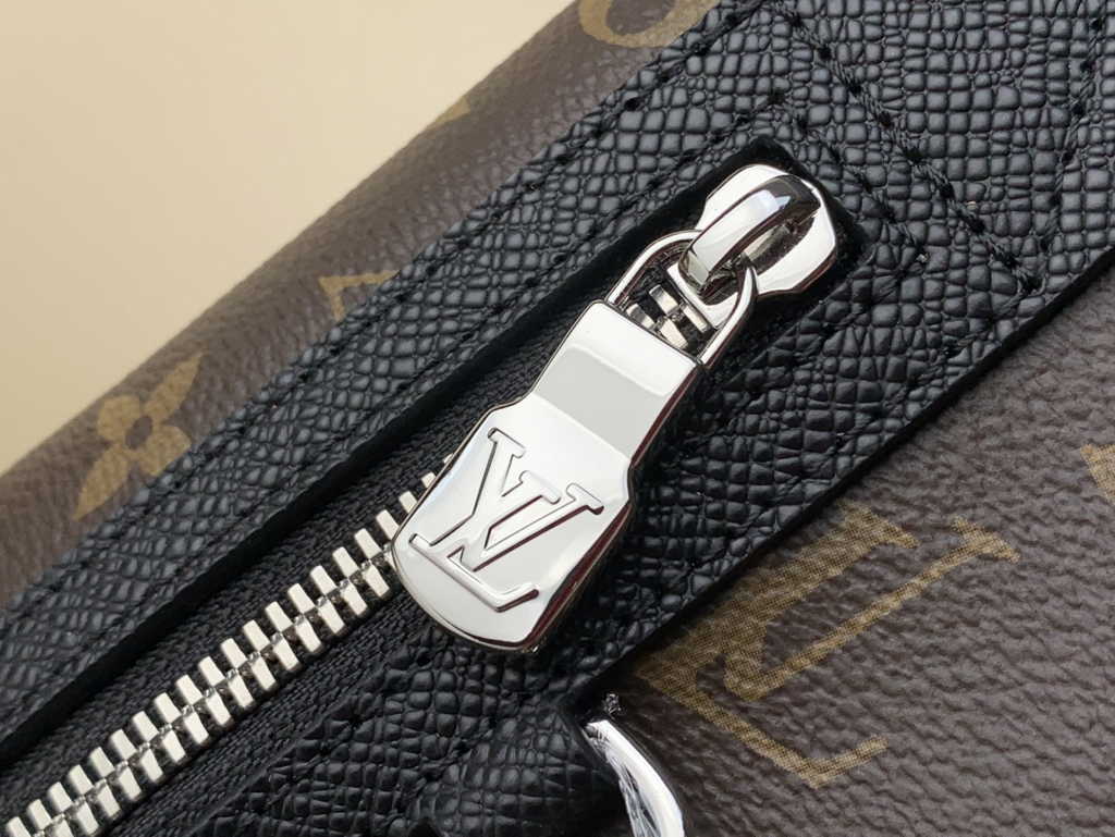 Louis Vuitton Duo Slingbag M30936 Monogram Black