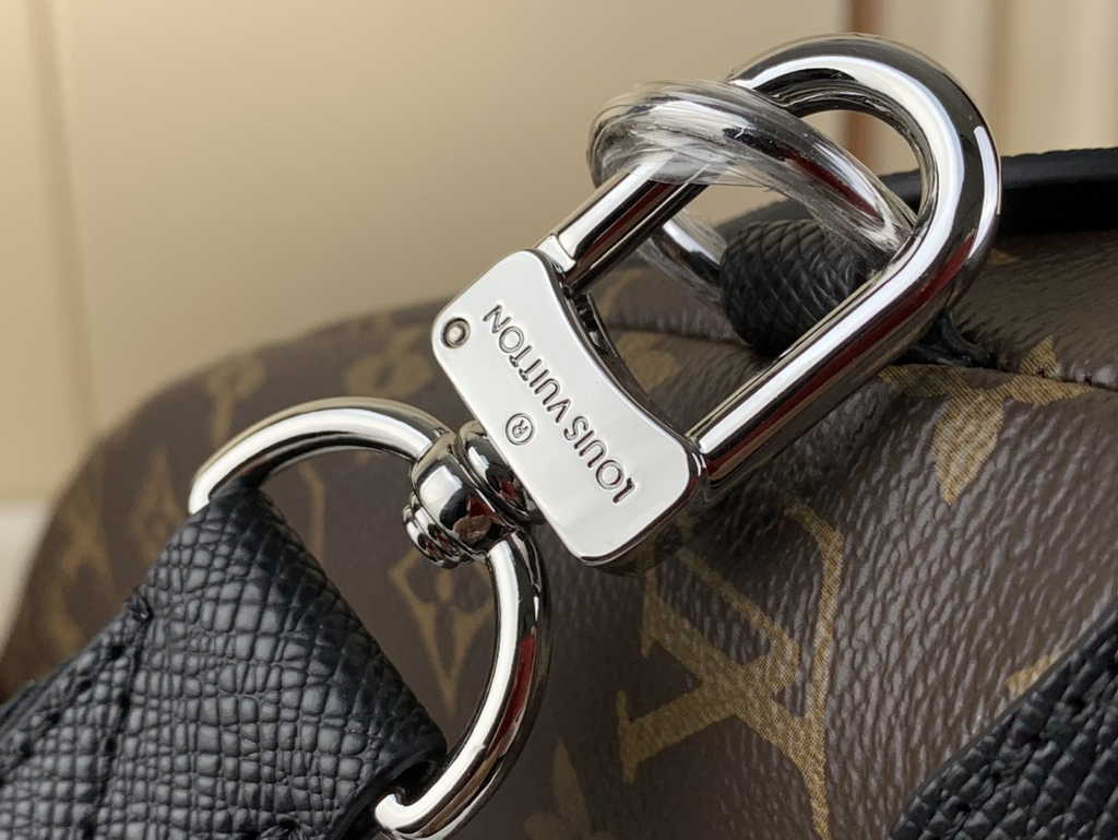 Louis Vuitton Duo Slingbag M30936 Monogram Black
