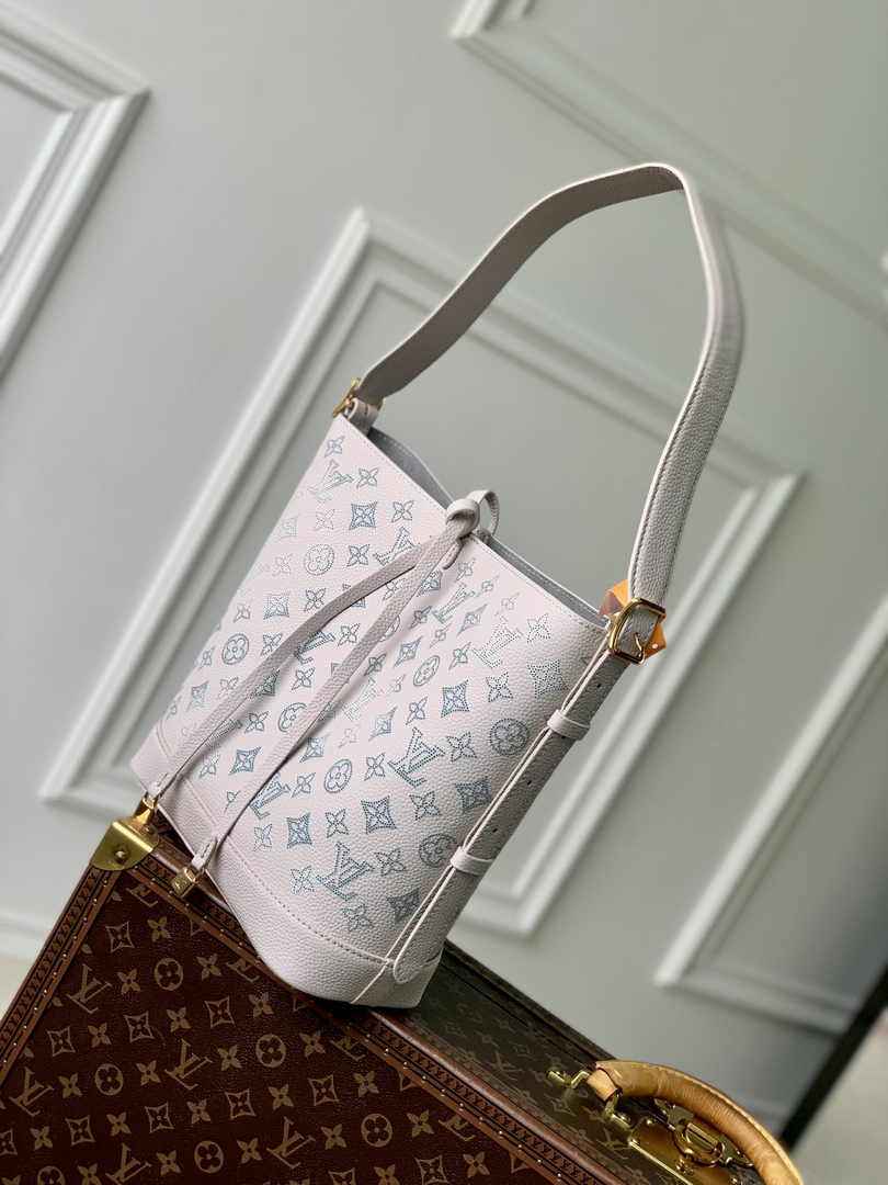 Louis Vuitton Flore Mahina Leather M12496 - Default Title - View 2