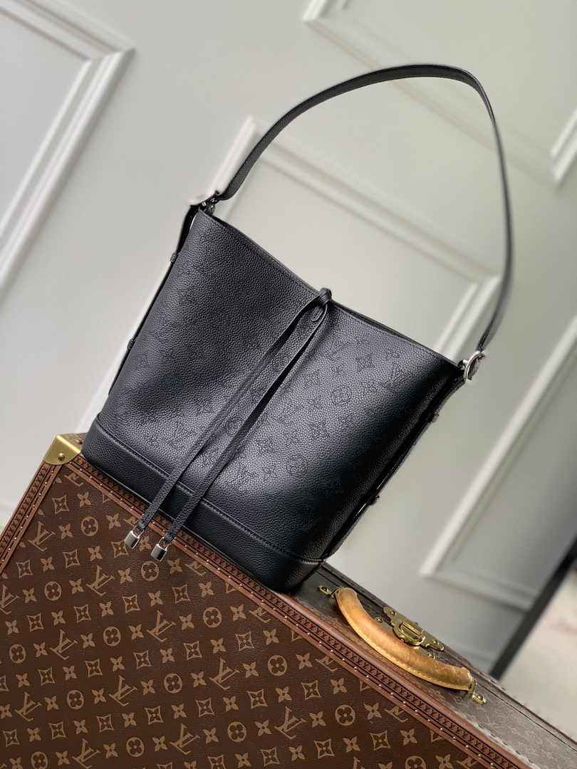 Louis Vuitton Flore Mahina Leather M12139 - Default Title - View 3