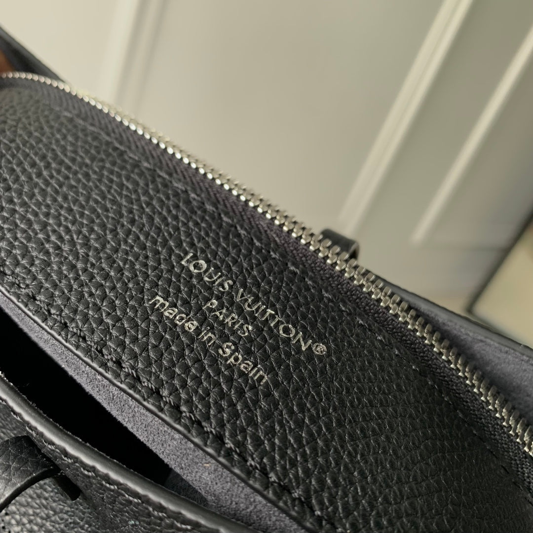 Louis Vuitton Flore Mahina Leather M12139 - Default Title - View 8