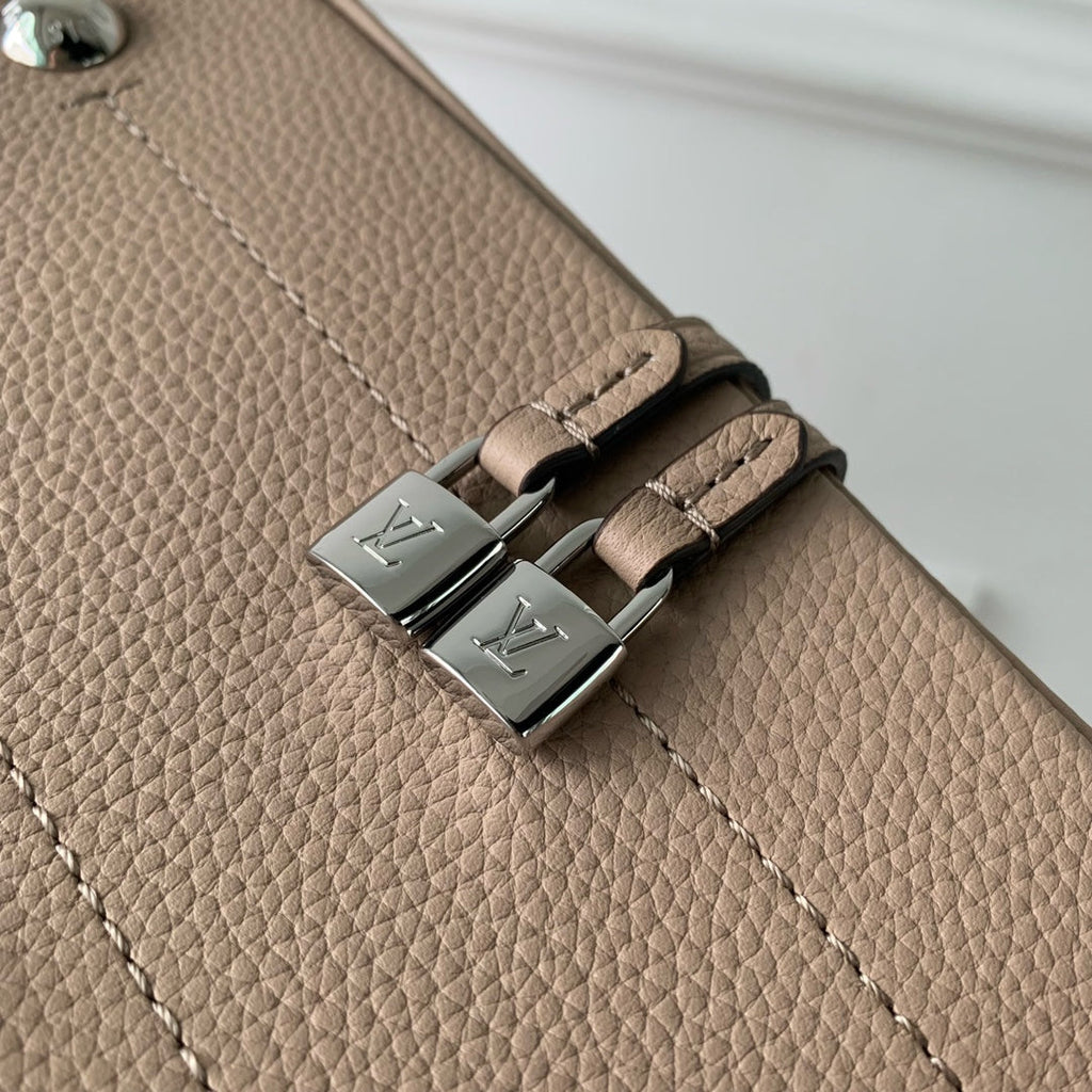 Louis Vuitton Flore Mahina Leather M12140 - Default Title - View 5