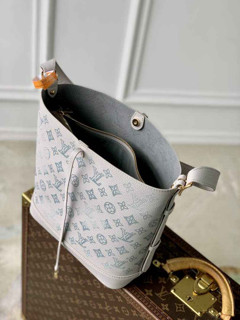 Louis Vuitton Flore Shoulder Bag M12496 | Gray Mahina Calfskin Leather