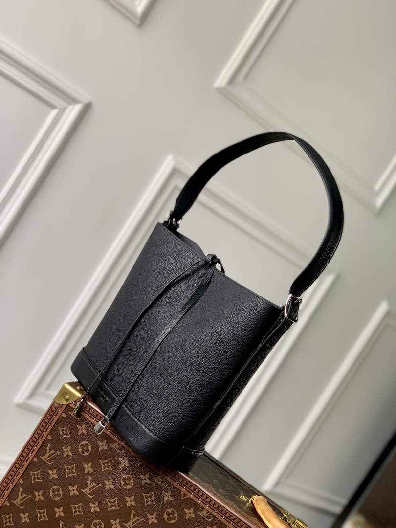 Louis Vuitton Flore Shoulder Bag M12139 | Black Mahina Calfskin Leather