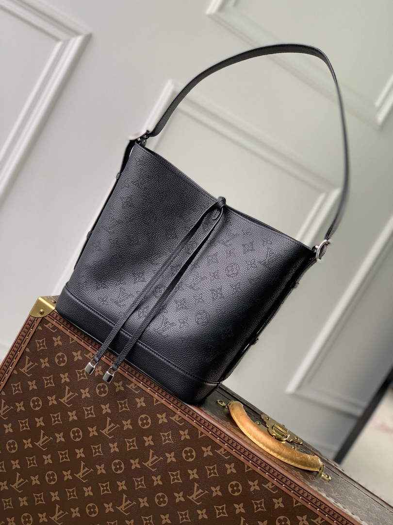 Louis Vuitton Flore Shoulder Bag M12139 | Black Mahina Calfskin Leather