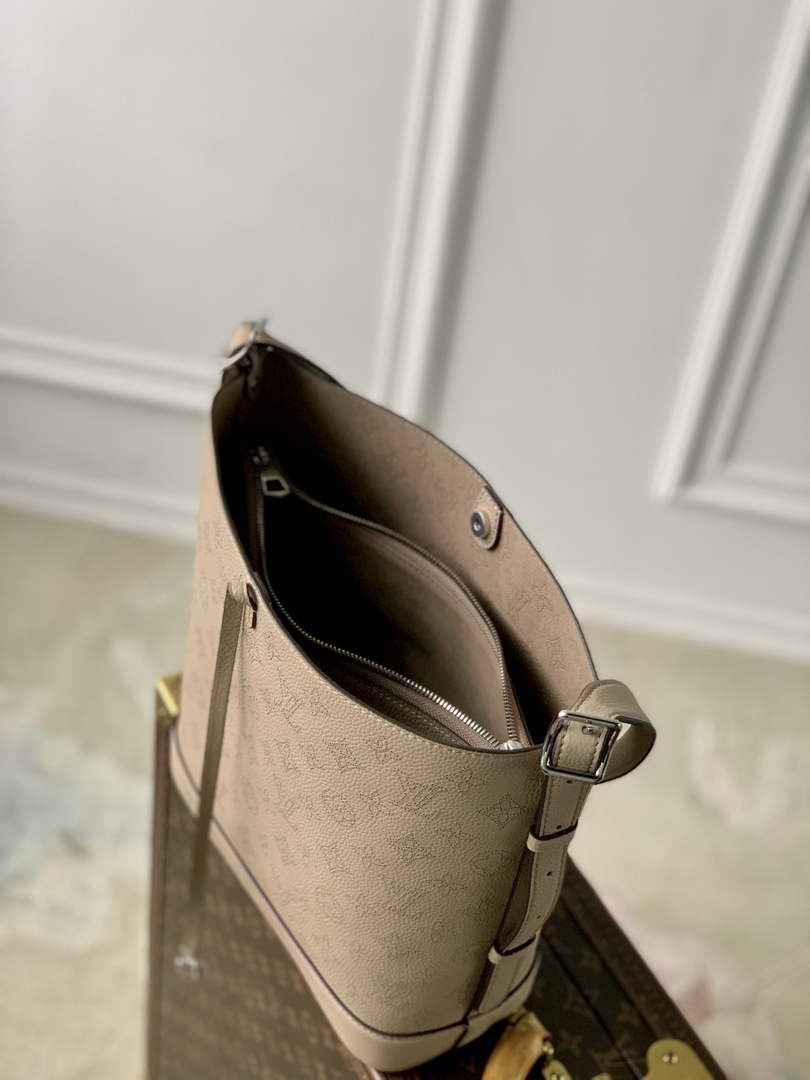 Louis Vuitton Flore Shoulder Bag M12140 | Khaki Mahina Calfskin Leather