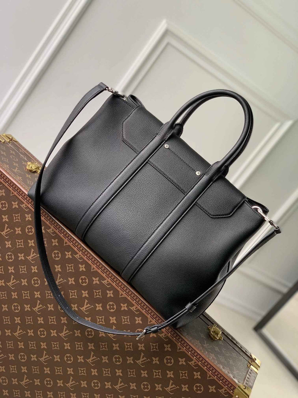 Louis Vuitton Georges Tote MM Bag M23153 black calfskin leather