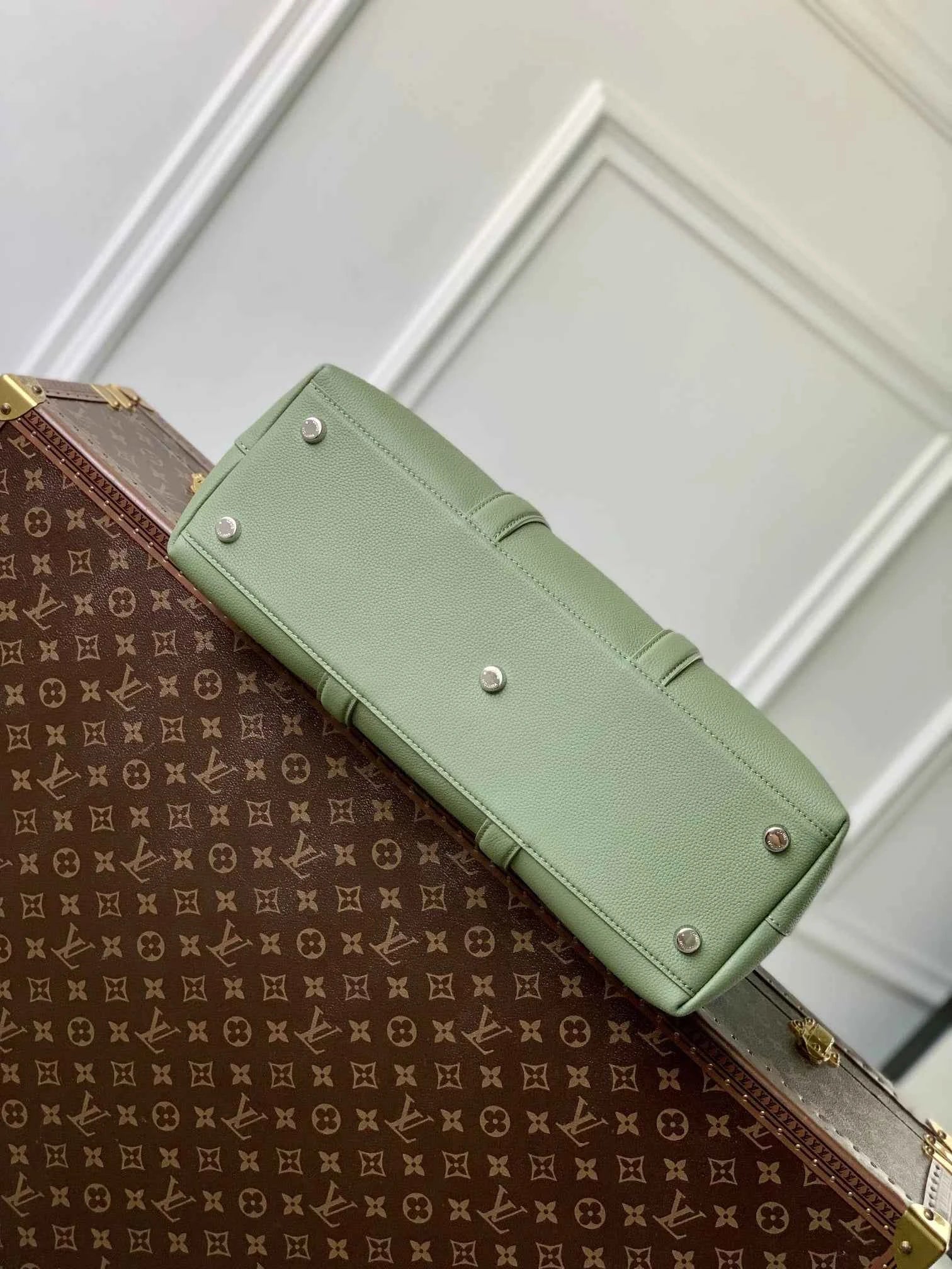 Louis Vuitton Georges Tote MM Bag M23154 green calfskin leather