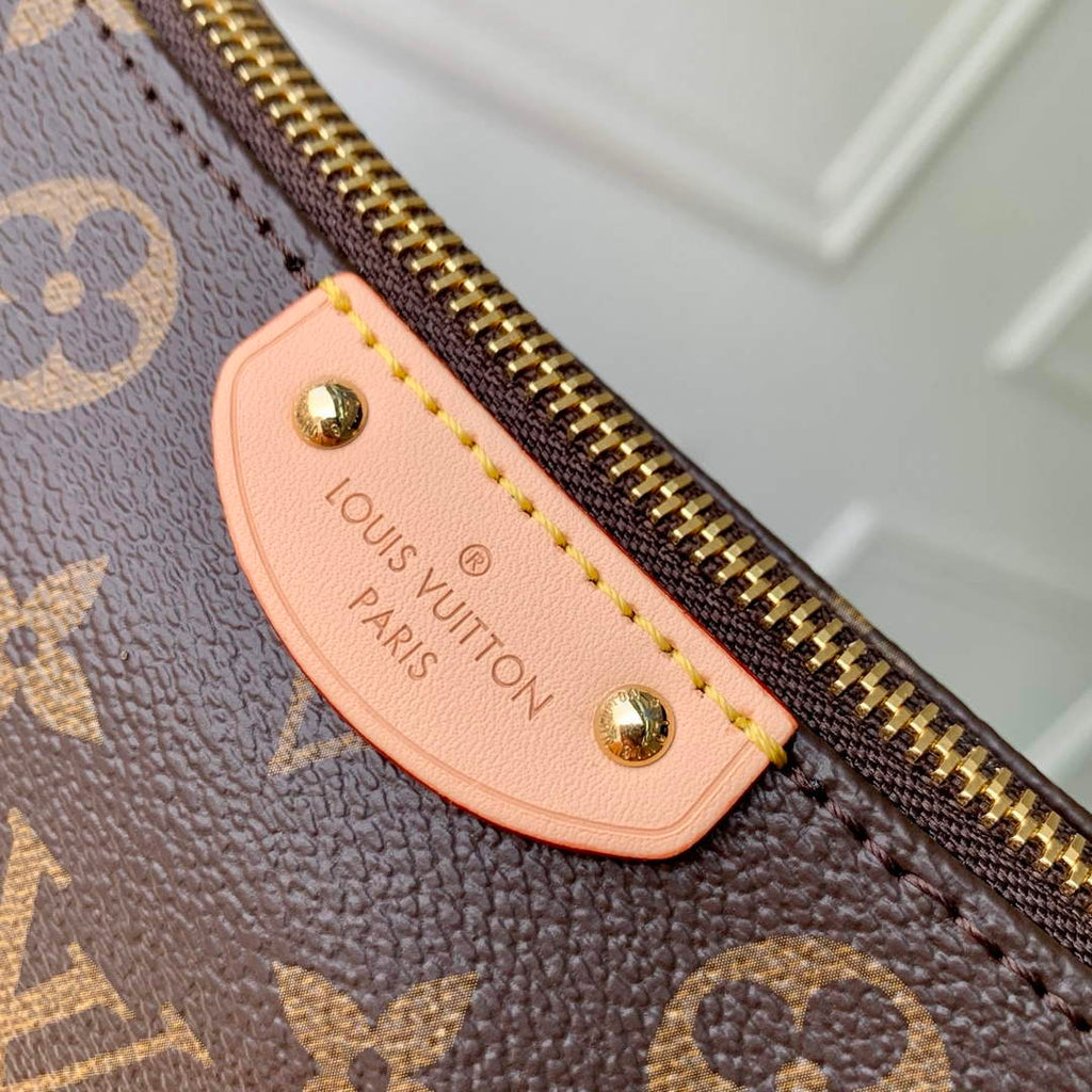 Louis Vuitton Hills Pochette Bag M27509