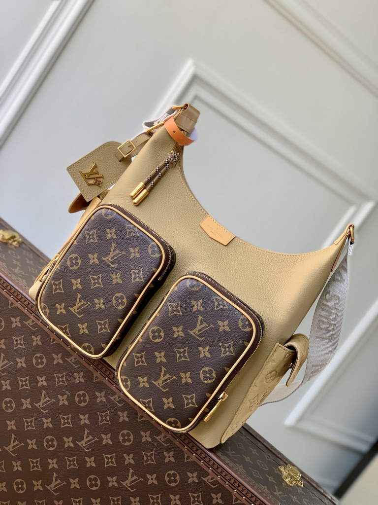 Louis Vuitton Hobo Cargo M12697, Other Leathers