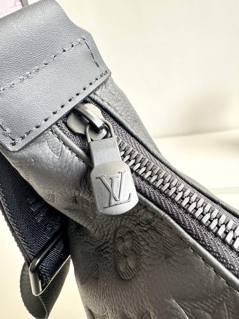 Louis Vuitton Hobo Cargo G65 M14778 Black Leather - Default Title - View 6