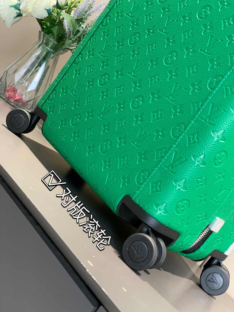 Louis Vuitton HORIZON 55 M23633 Green Monogram Leather