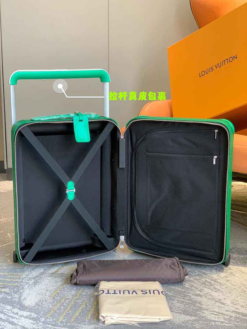 Louis Vuitton HORIZON 55 M23633 Green Monogram Leather