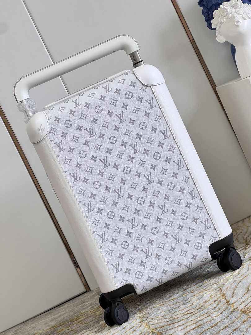 Louis Vuitton Horizon 55 M10149 White Monogram Canvas