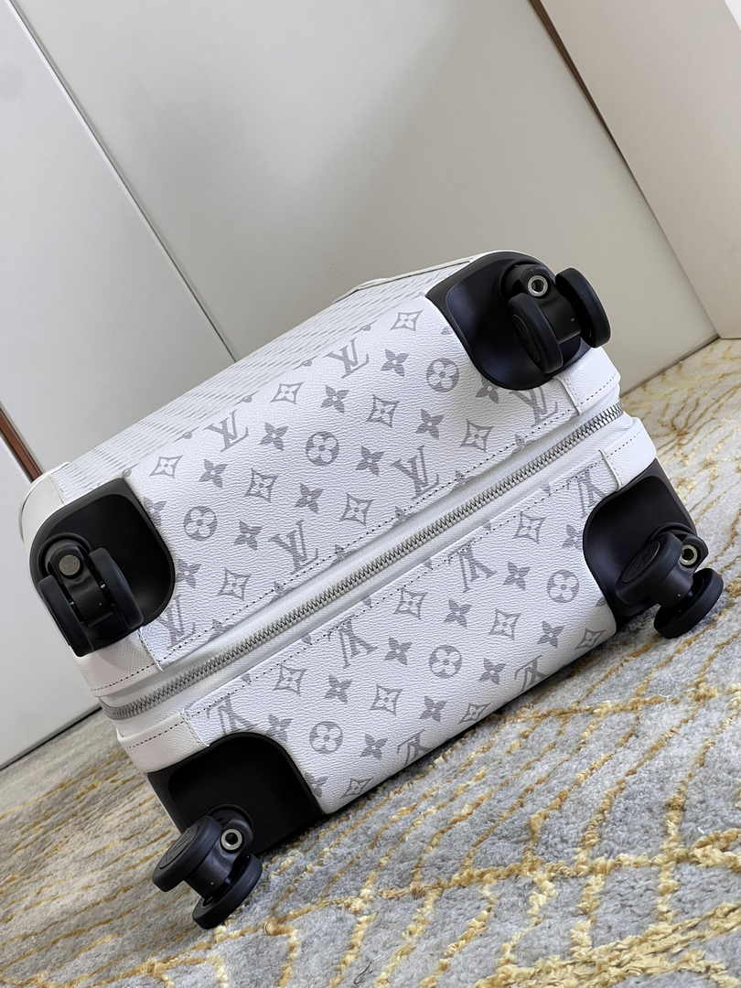 Louis Vuitton Horizon 55 M10149 White Monogram Canvas