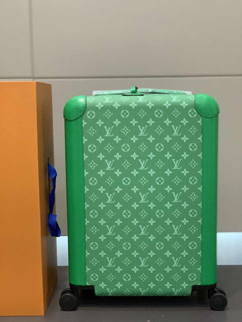 Louis Vuitton HORIZON 55 M31043 Green Monogram leather