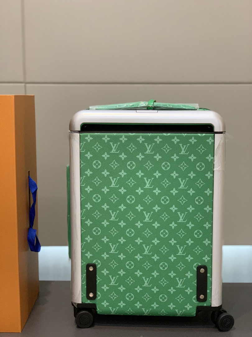 Louis Vuitton HORIZON 55 M31043 Green Monogram leather