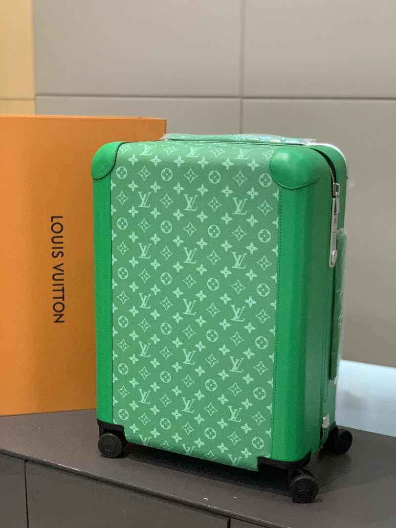 Louis Vuitton HORIZON 55 M31043 Green Monogram leather