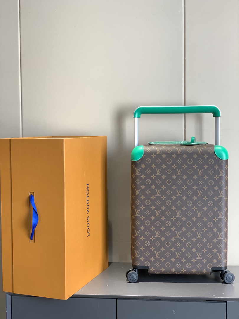Louis Vuitton Horizon 55 M46781 Green Monogram Canvas
