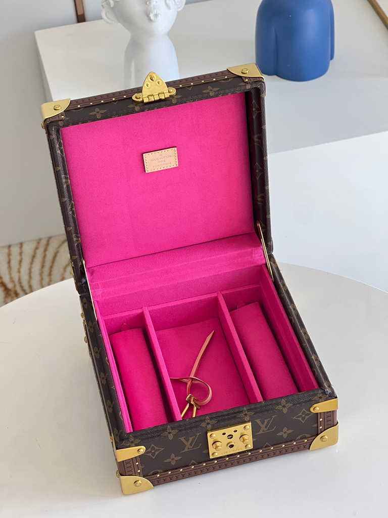 Louis Vuitton Jewelry Box Monogram Canvas M20040 Plum - Default Title - View 2