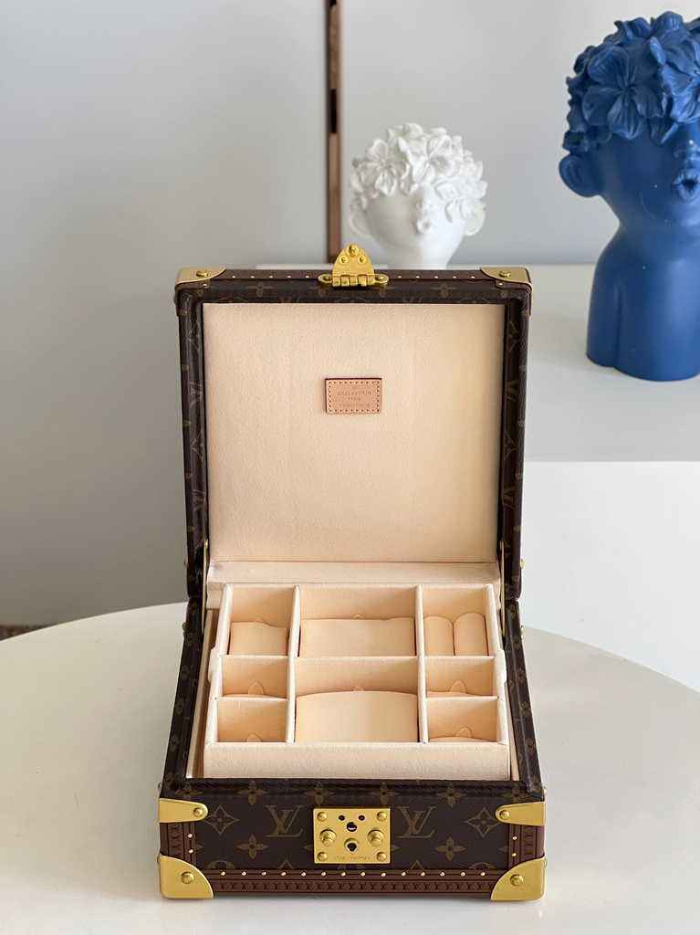 Louis Vuitton Jewelry Box Monogram Canvas M20040 Beige - Default Title - View 1