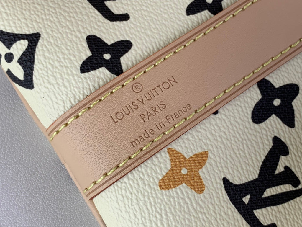 Louis Vuitton Keepall Bandoulière 45 M25233 Vanilla Monogram Canvas