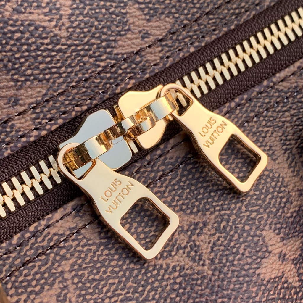 Louis Vuitton Keepall Bandoulière 50 Bag M11541
