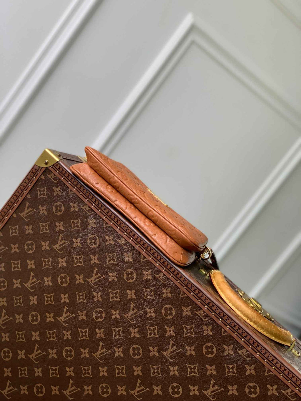 Louis Vuitton Liv Pochette Bag M83301 Brown Leather