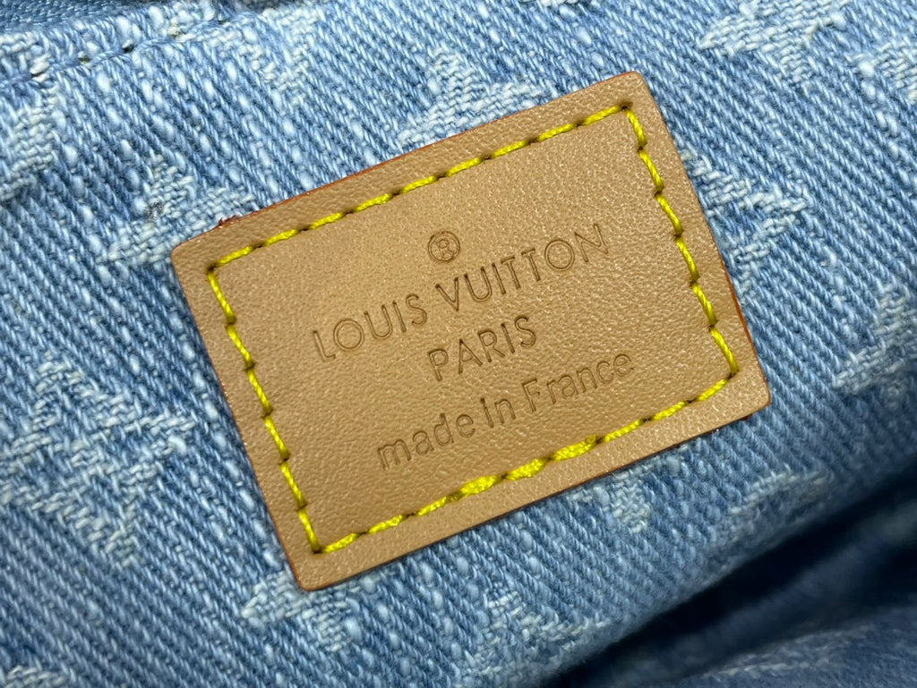 Louis Vuitton Liv Pochette Bag M14159 Blue Washed