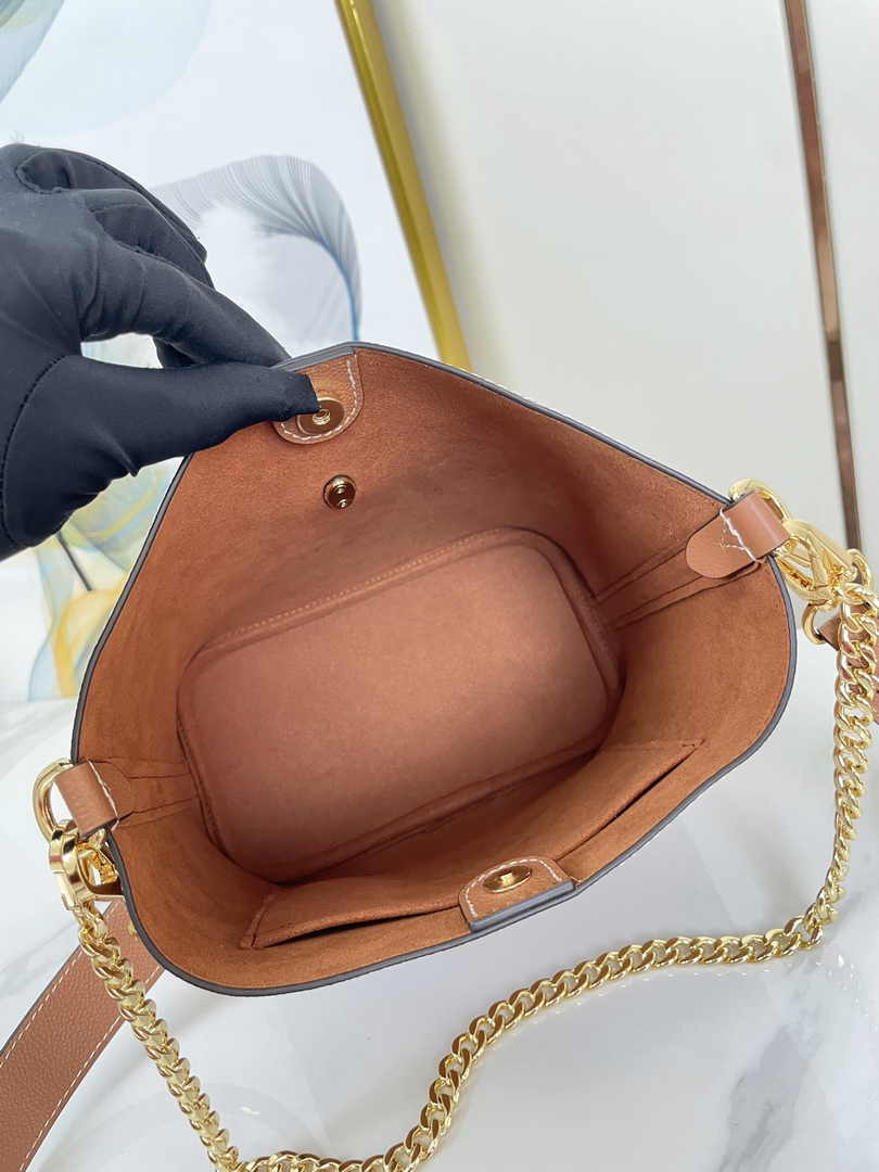 Louis Vuitton Lock and Walk Lockme M24165 Brown Grained calf leather - Default Title - View 8