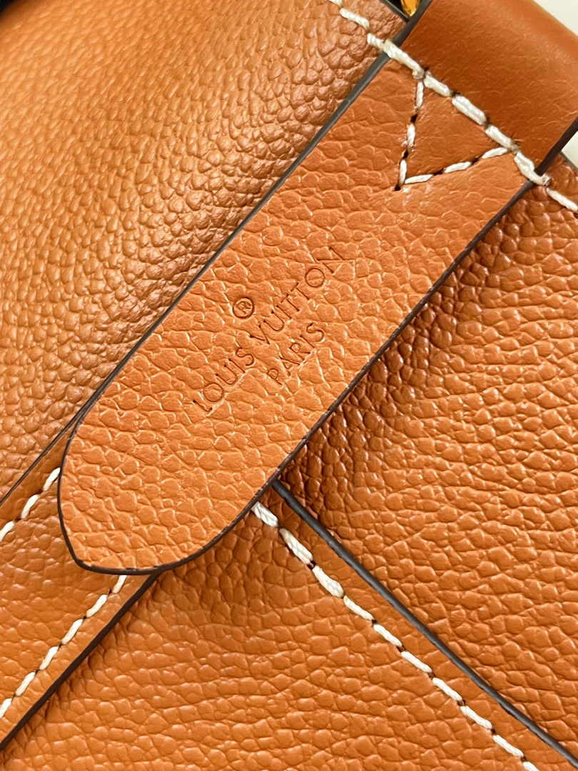 Louis Vuitton Lock and Walk Lockme M24165 Brown Grained calf leather - Default Title - View 9