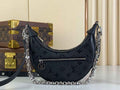 Louis Vuitton Loop Bag M11267 Black Calfskin