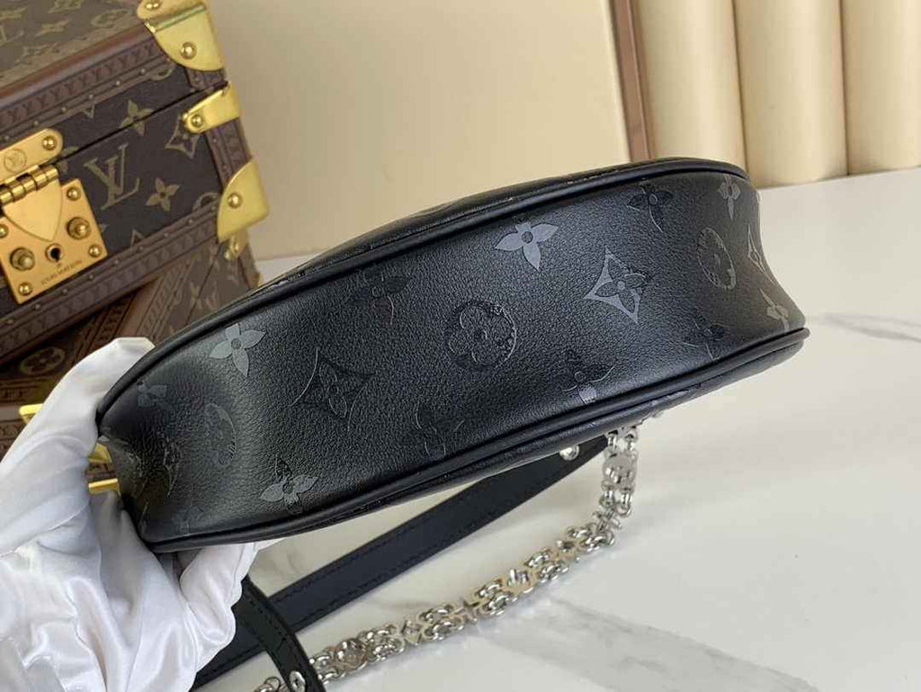 Louis Vuitton Loop Bag M11267 Black Calfskin
