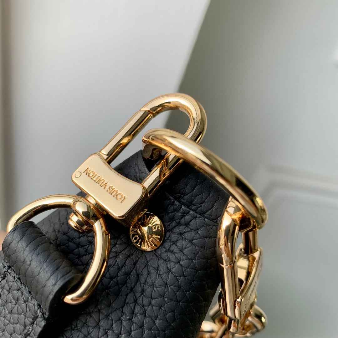 Louis Vuitton Loop Hobo M46725 Black Monogram Leather