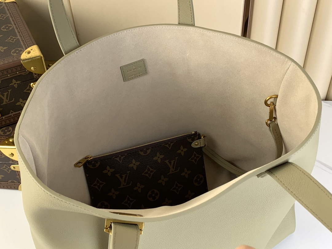 Louis Vuitton Low Key Cabas MM Bag M25343 Green Smooth calf leather