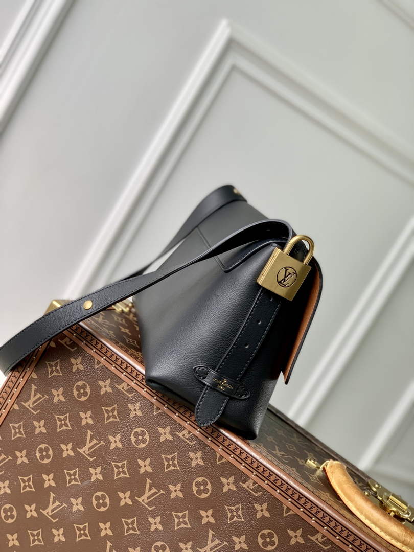Louis Vuitton Low Key Messenger Bag M13148 Black - Default Title - View 4