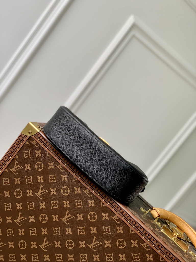 Louis Vuitton Low Key Shoulder Bag M24611 Black calfskin - Default Title - View 5