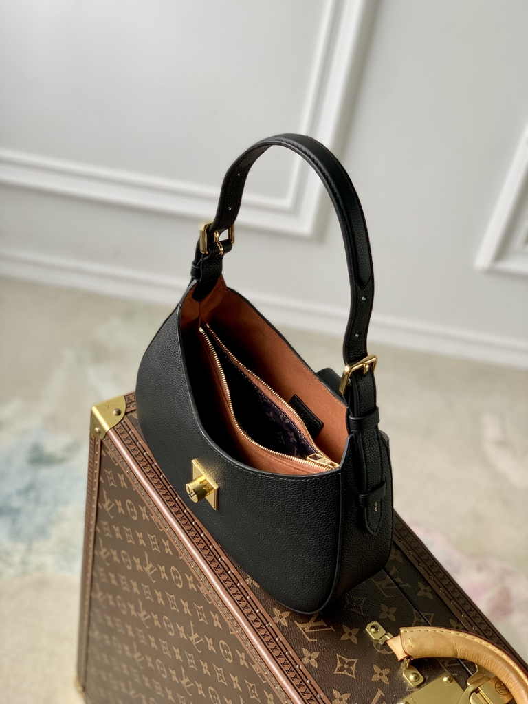Louis Vuitton Low Key Shoulder Bag M24611 Black calfskin - Default Title - View 4