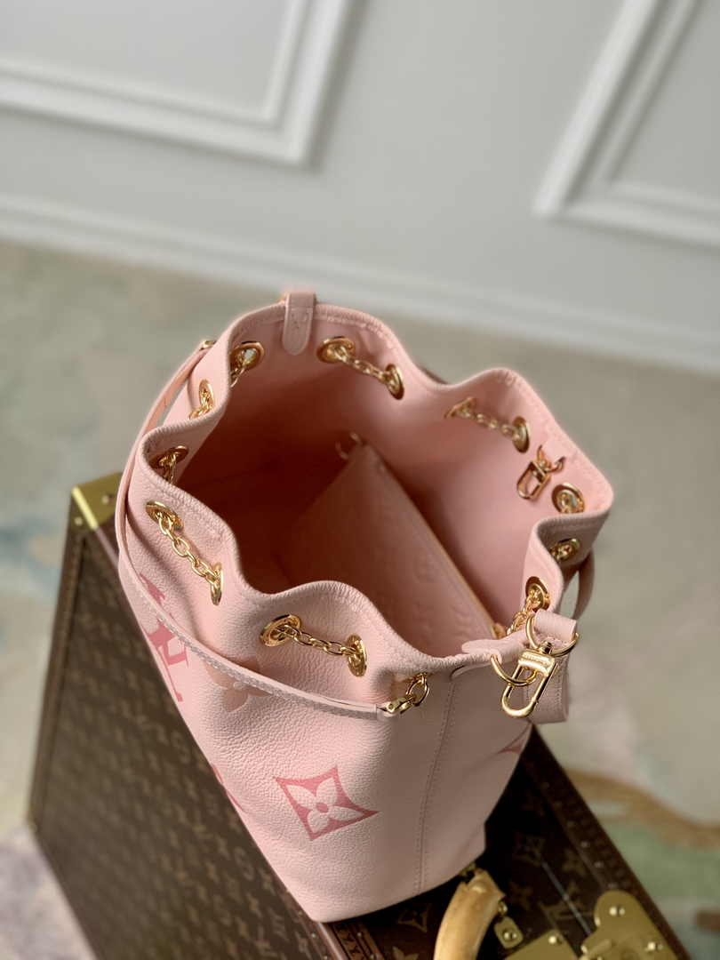Louis Vuitton LV Bundle Bag M11283 - Default Title - View 6