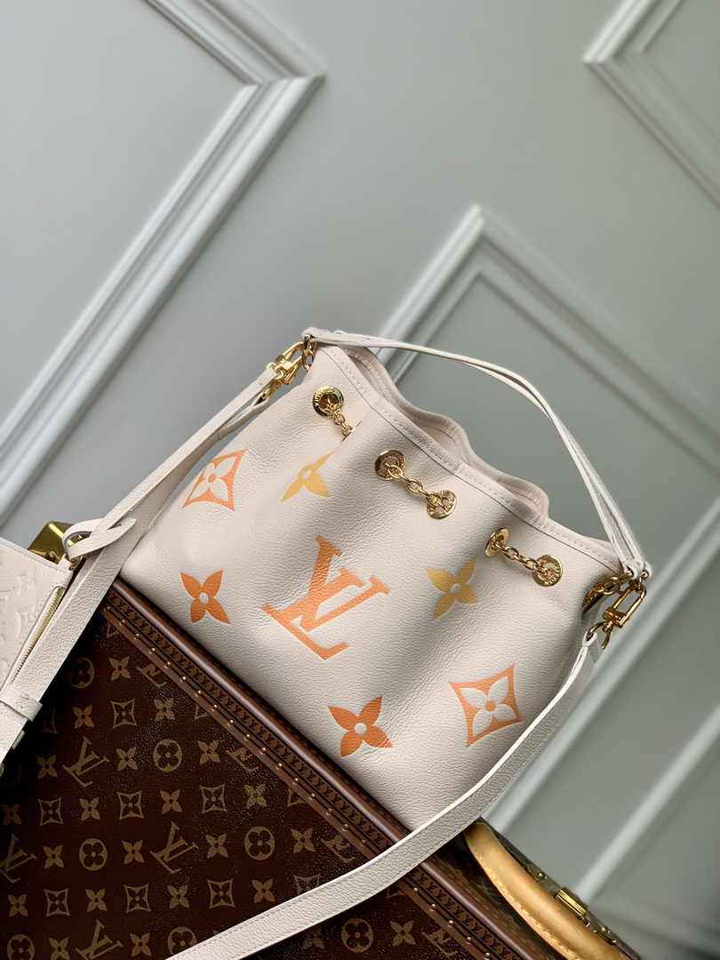 Louis Vuitton LV Bundle Bag M46545 - Default Title - View 2
