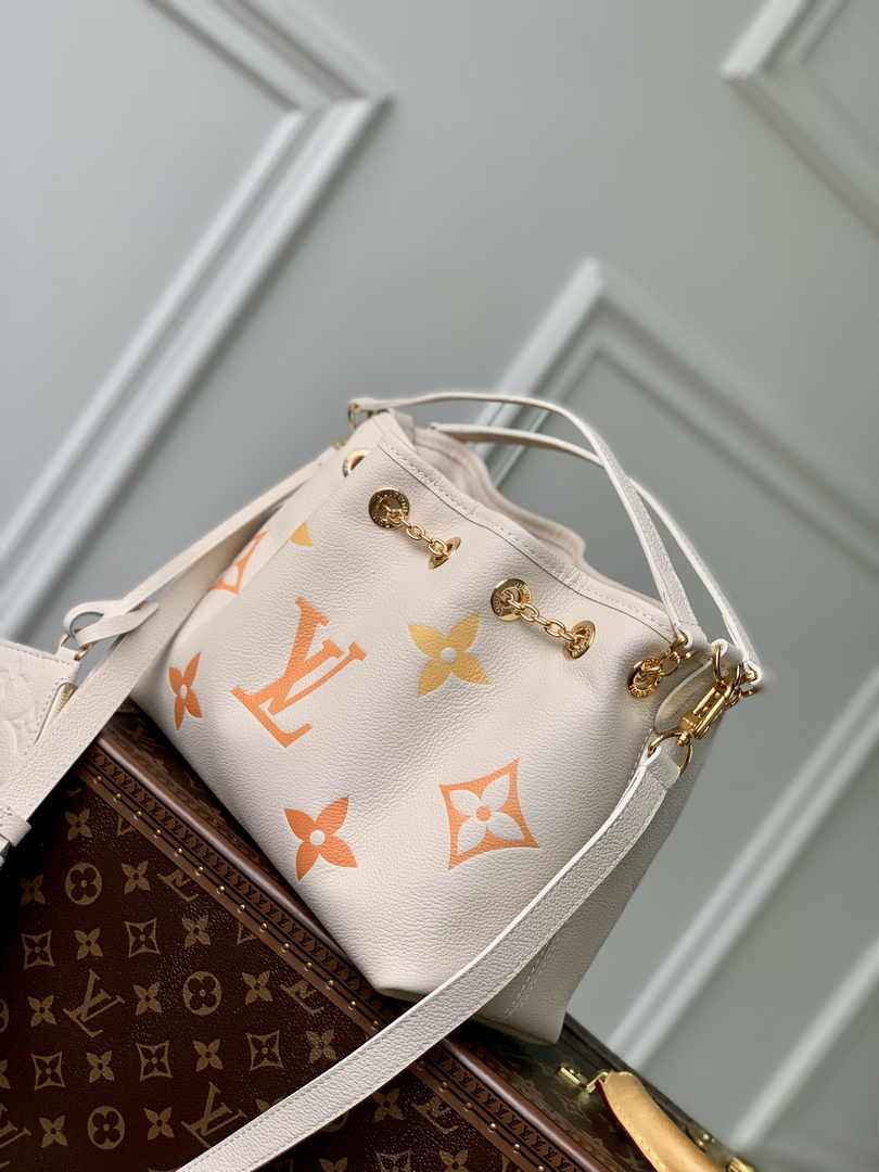 Louis Vuitton LV Bundle Bag M46545 - Default Title - View 3