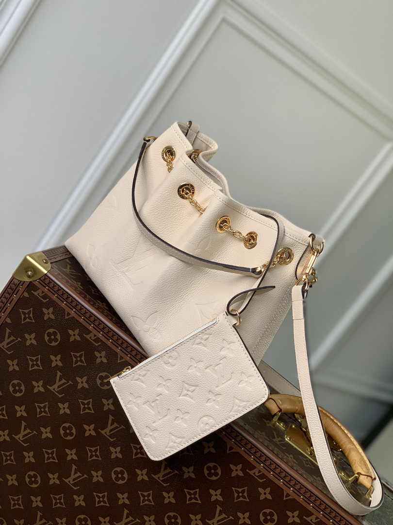 Louis Vuitton LV Bundle Bag M25452 - Default Title - View 2