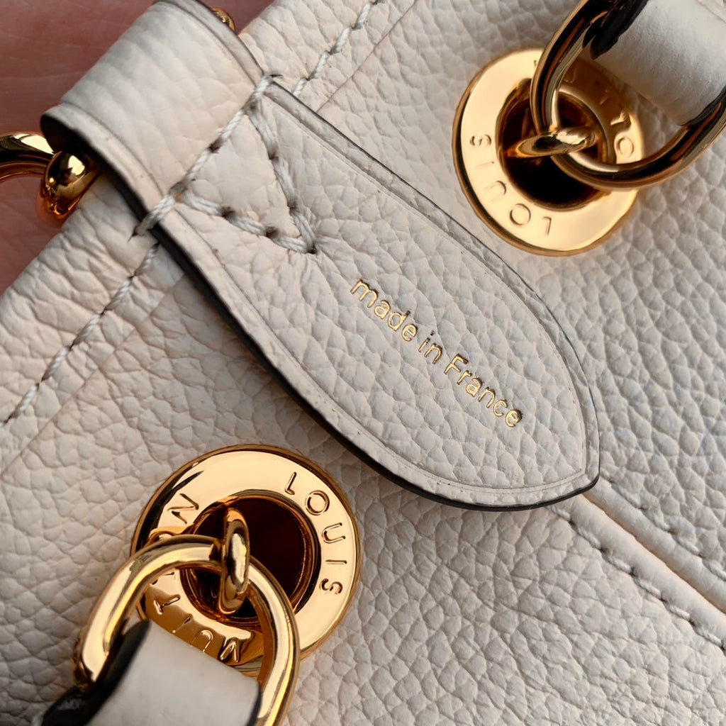 Louis Vuitton LV Bundle Bag M25452 - Default Title - View 6