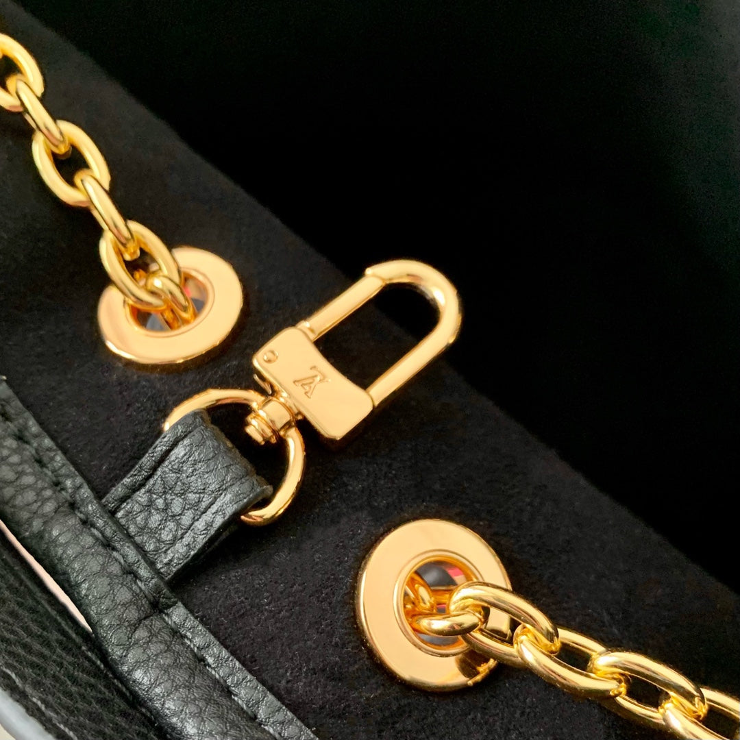 Louis Vuitton LV Bundle Bag M47209 - Default Title - View 7