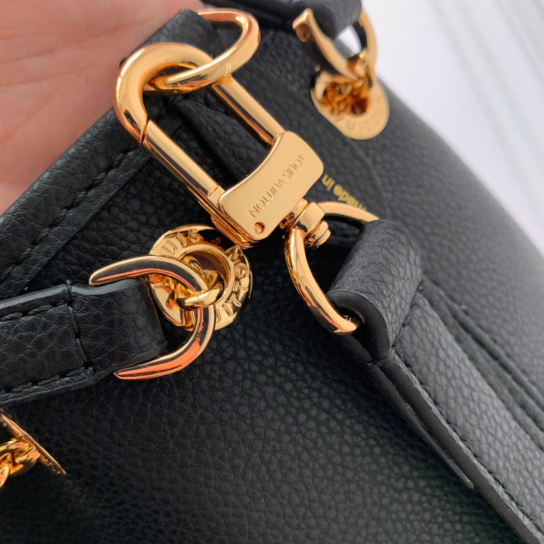 Louis Vuitton LV Bundle Bag M47209 - Default Title - View 9